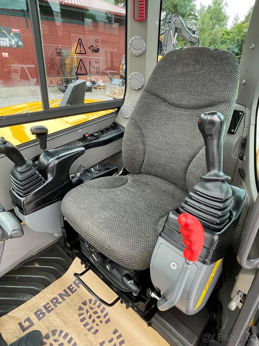 Pásový bagr Volvo ECR88D - 6