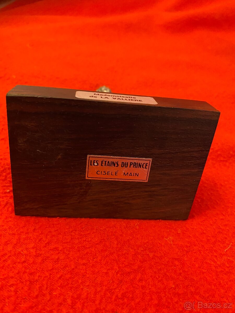 sběratelskou sošku Mademoiselle de LA VALLIERE - 6