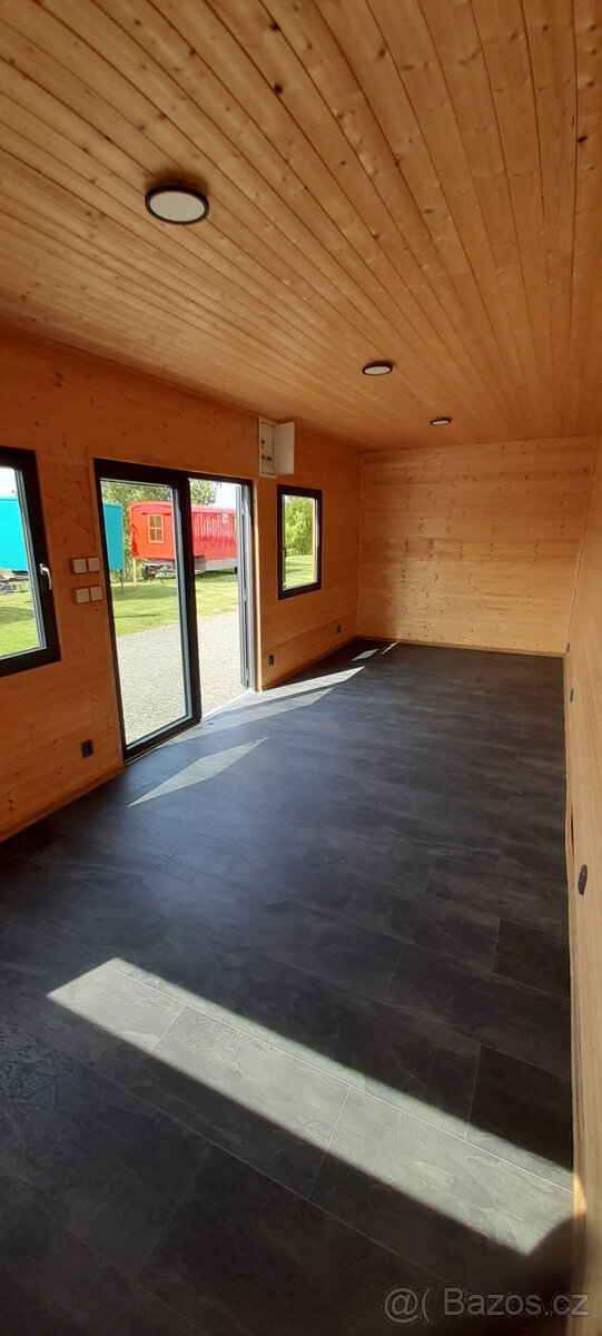 Prodám Tento Tinny-Maringotka Délka 8 metru - 6