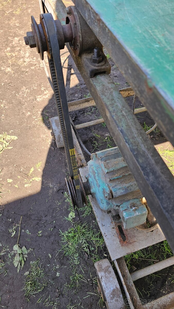 Velká cirkulárka, silný motor. - 6