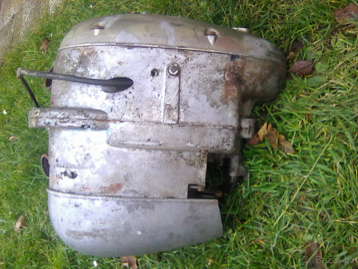 Jawa 350/360 - motor,výfuky s koleny,plechy pod z.blatník... - 6