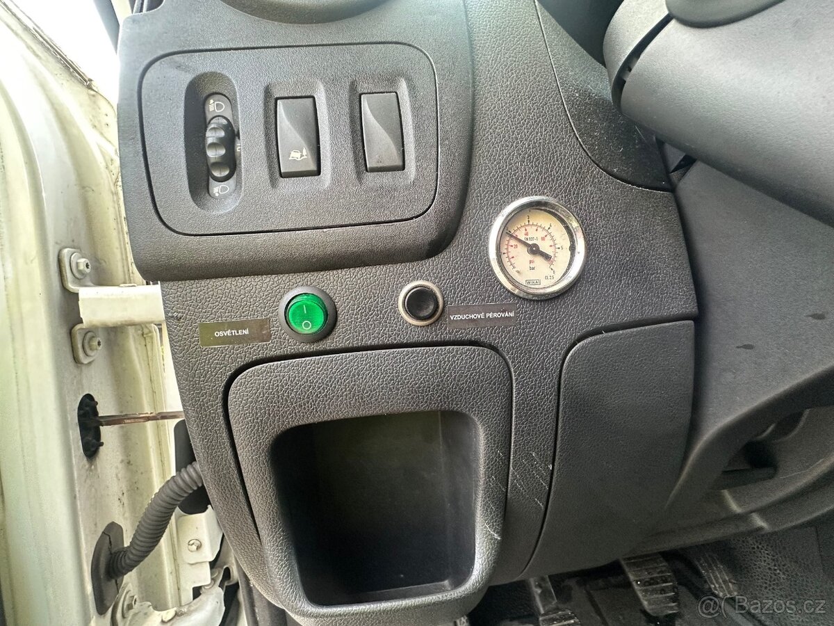 Renault Master 2.3 dCi 165 k - plachtová nástavba na 8palet - 6