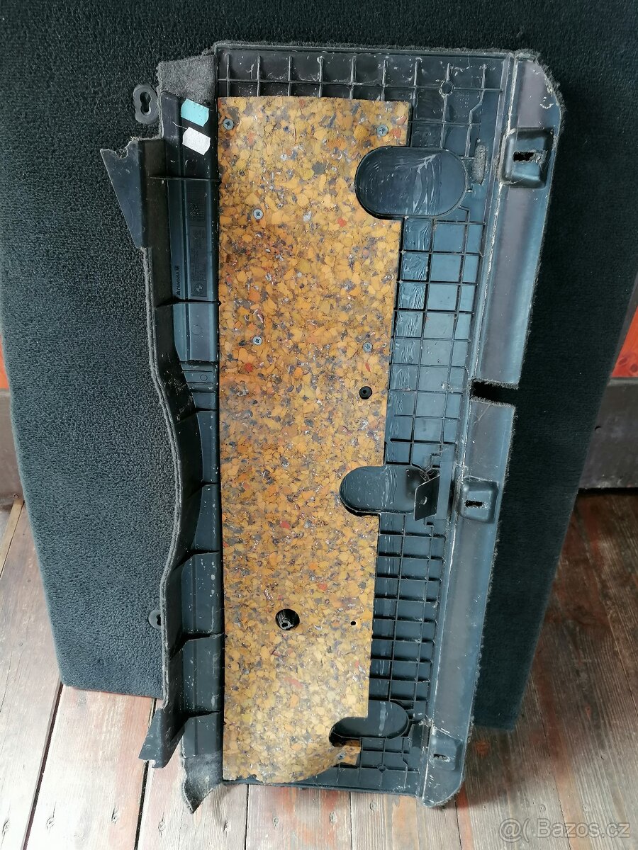 BMW E46 touring -černá podlaha kufru - 6