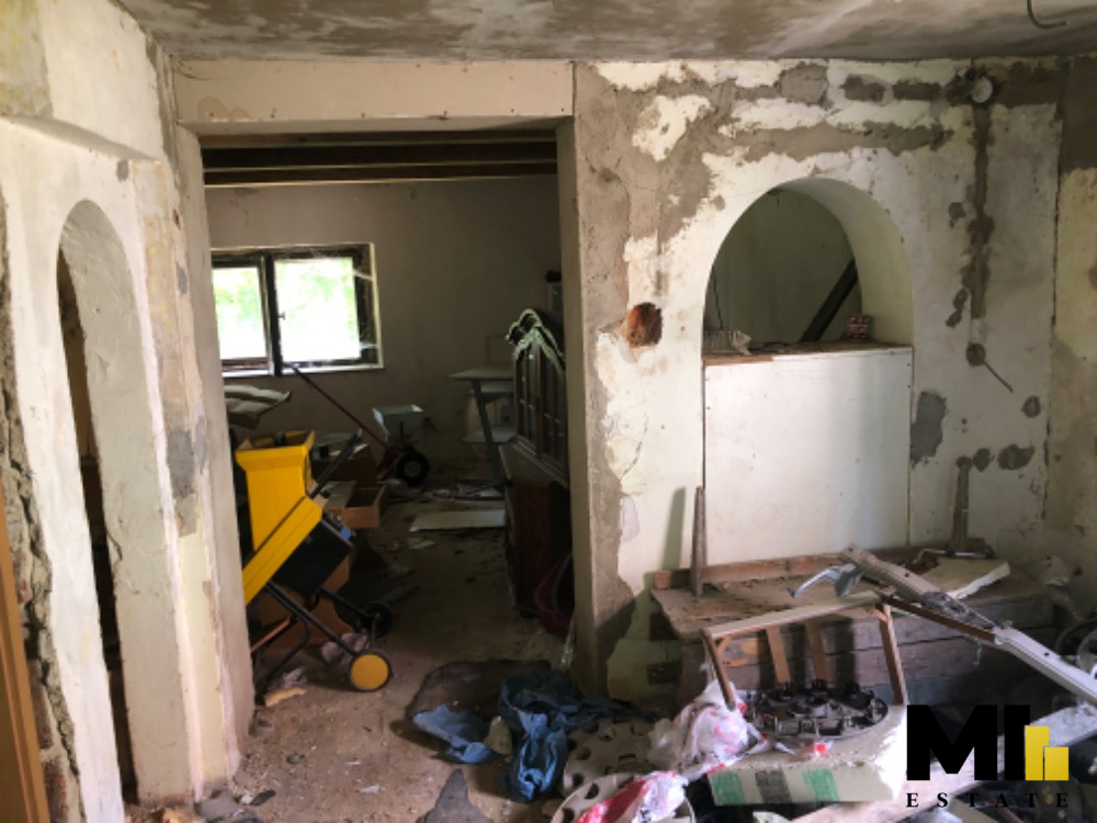 Prodej rodinného domu o velikosti 265 m2 na pozemku o veliko - 6