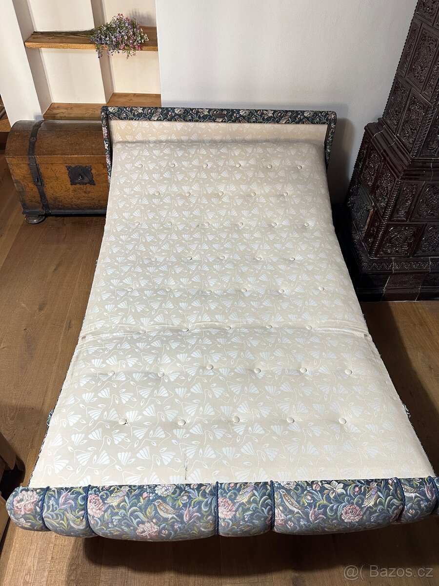Starožitné sofa, rozkládací, nový potah. - 6