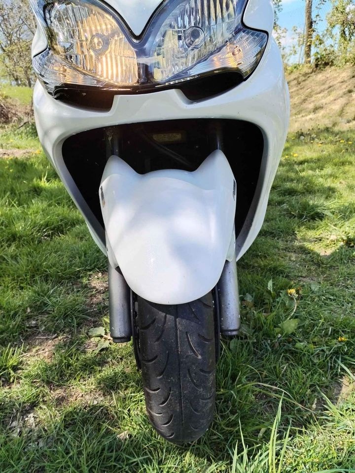 2010 Yamaha majesty YP 400 - 6