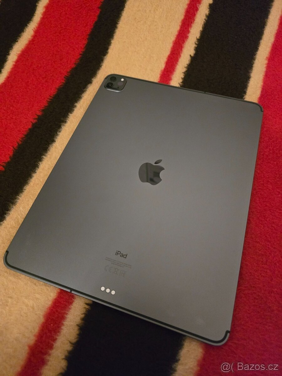 iPad Pro 12.9" (2020) - 128 GB / Cellular + Magic Keyboard - 6