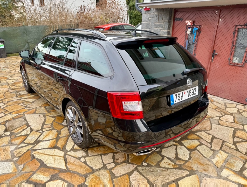 Škoda Octavia, 2.0 TSI 162 KW RS KEY-LESS - 6