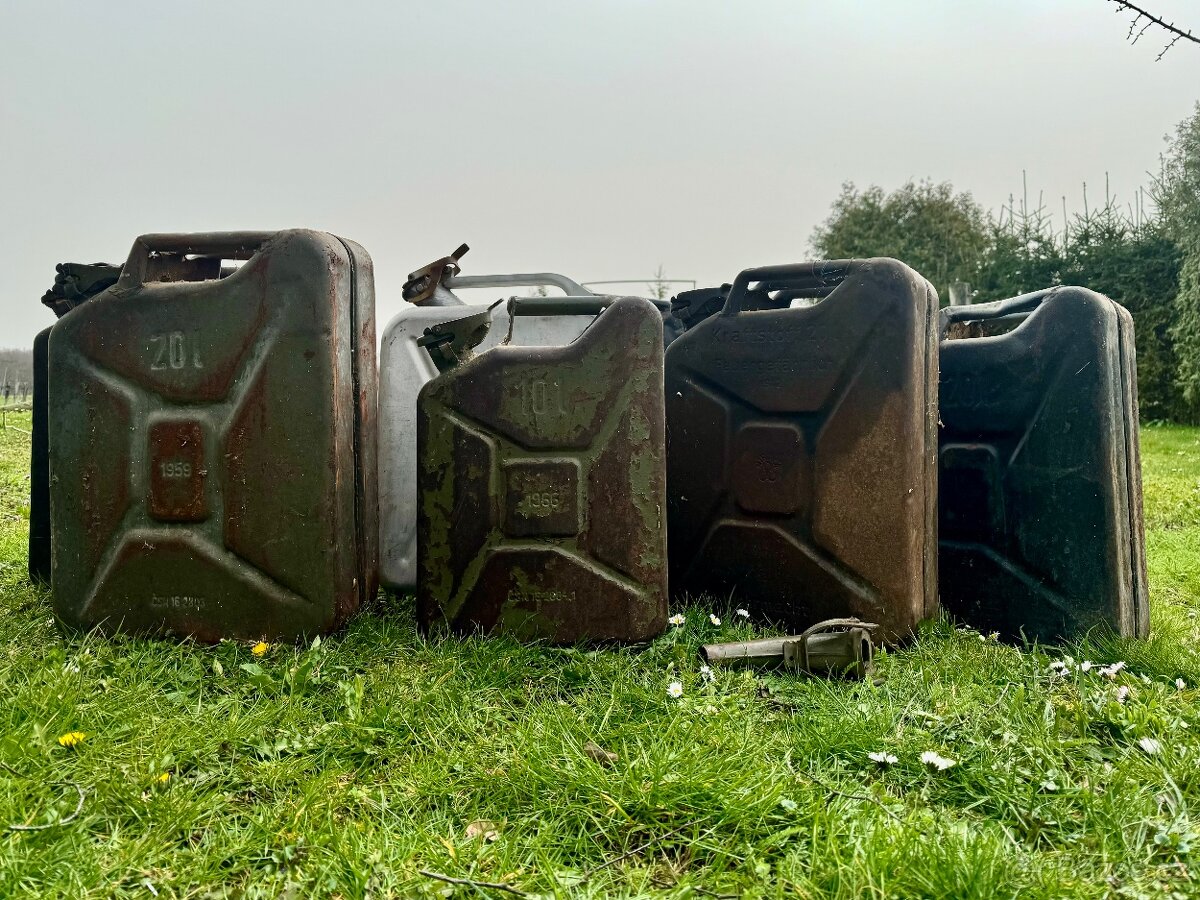 Staré kanystry - 6