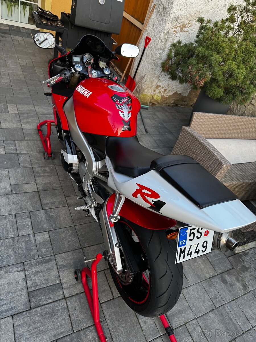 Yamaha R1 1999 RN01 - 6