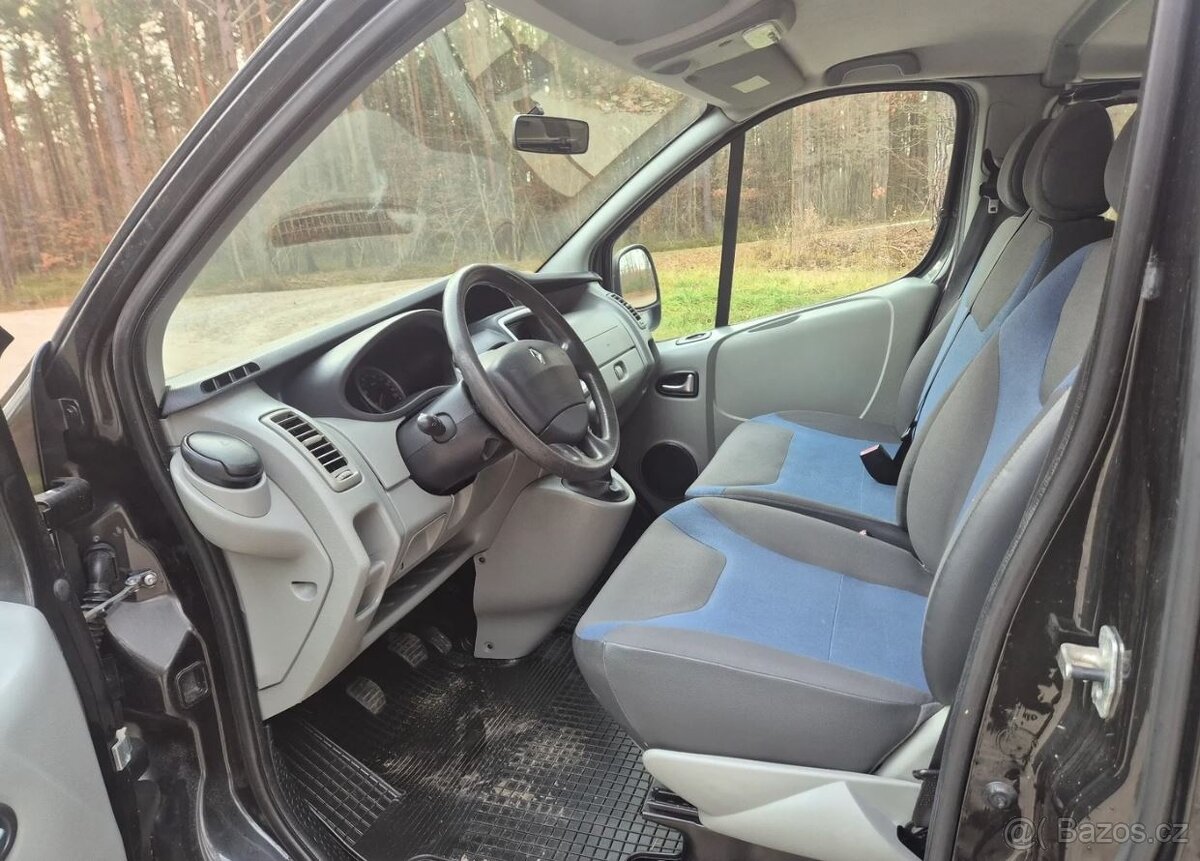 Renault Trafic 2.0 dCi 115 FAP Grand Passenger Black Edition - 6