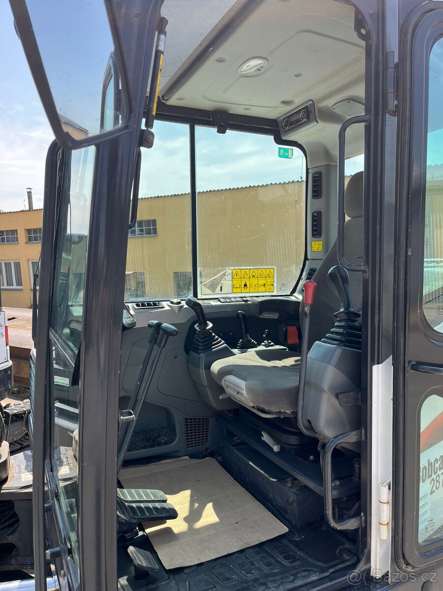 Pásový bagr Bobcat E85 - 6