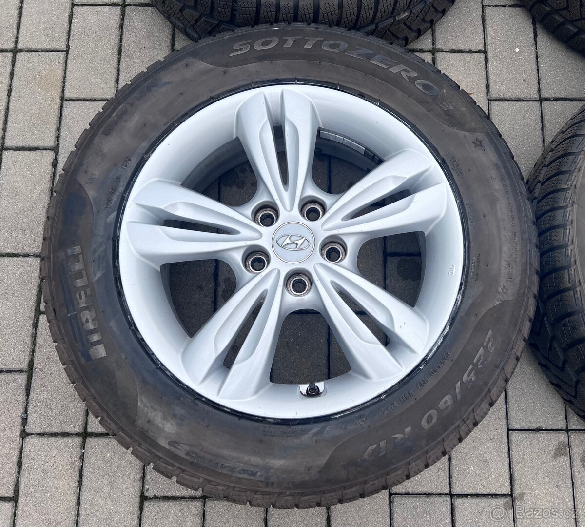 Hyundai Tucson, i35 - 17" alu + zimní 225/60 Pirelli 7-8mm - 6