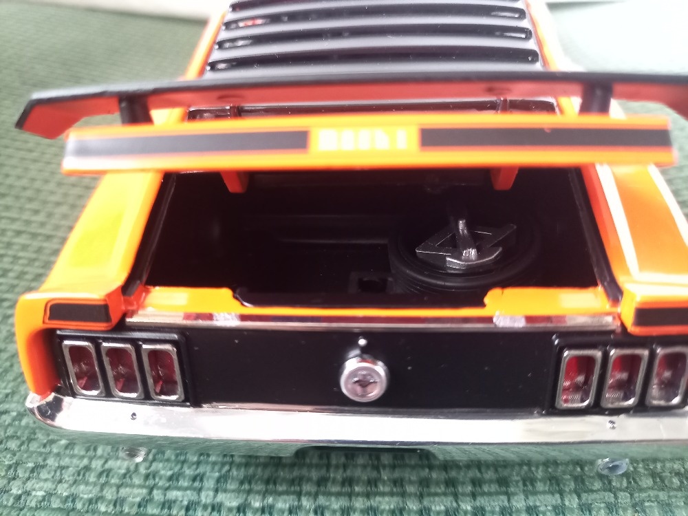 Prodám Ford Mustang Mach 1 - červený, 1:18 - Highway61 -nový - 6