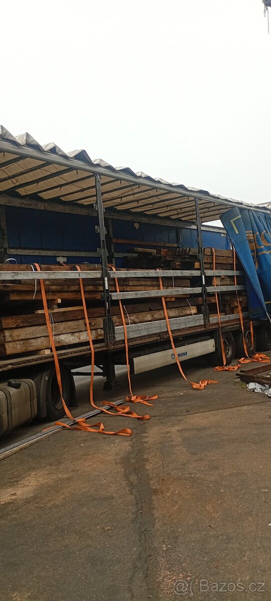 Staré trámy staré krovy a staré desky - 6