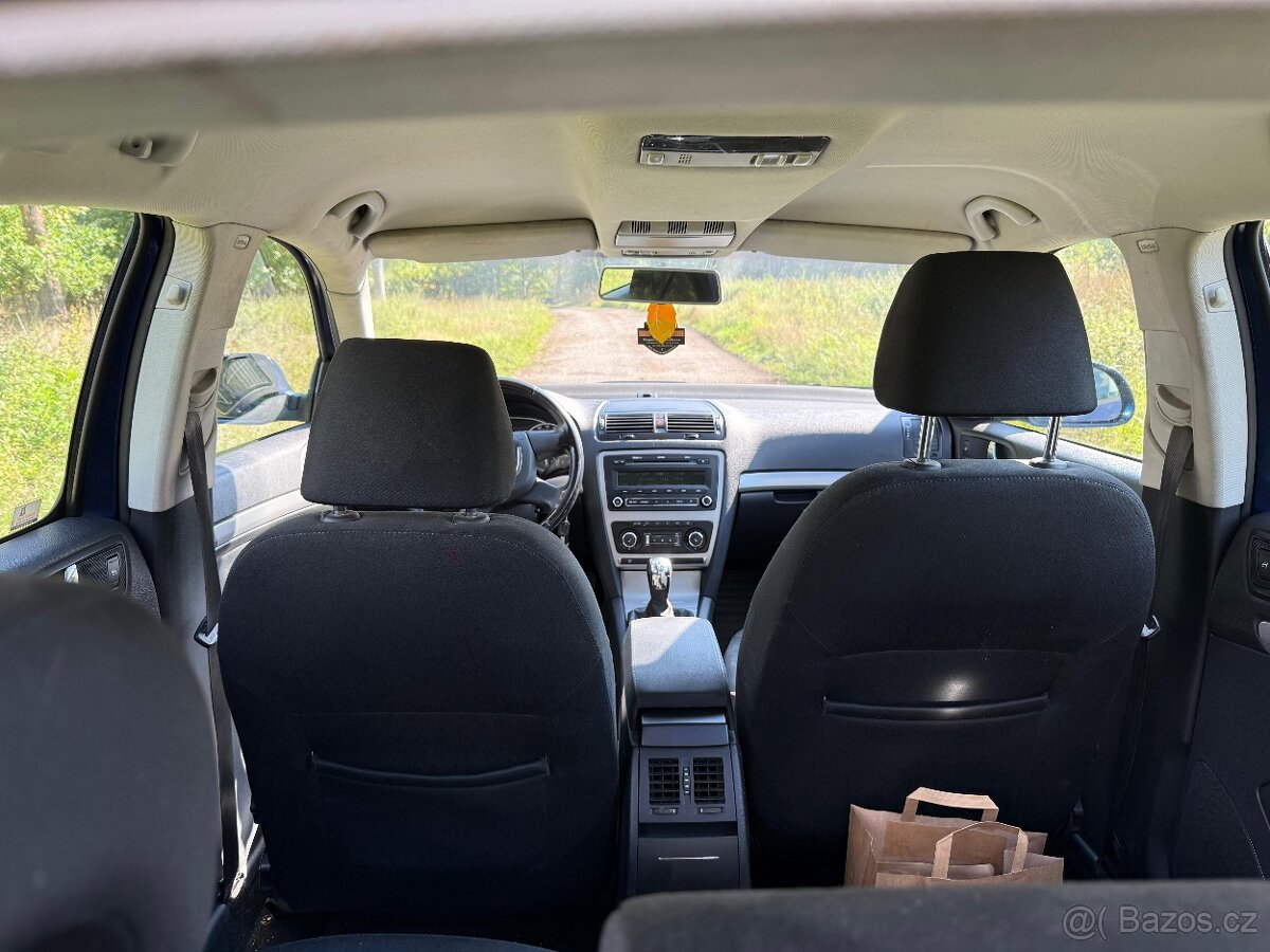 Škoda Octavia 2, 1.6MPI, Elegance - 6