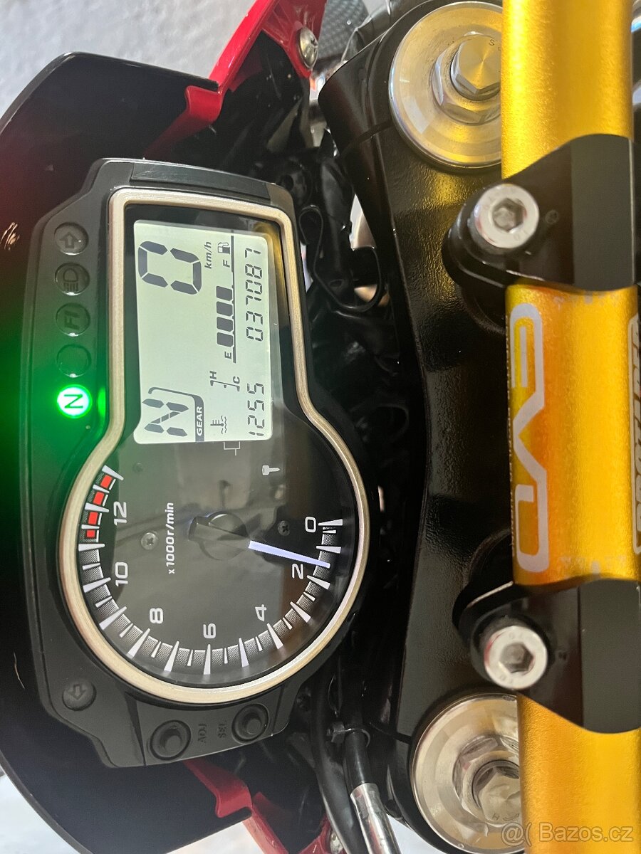 suzuki gsr 750 - 6