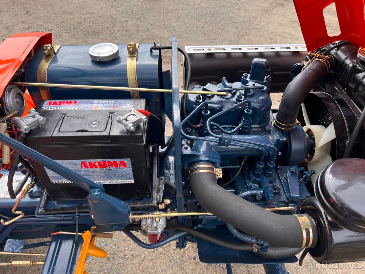 Japonský traktor Kubota B7000D, profesionální repas - 6