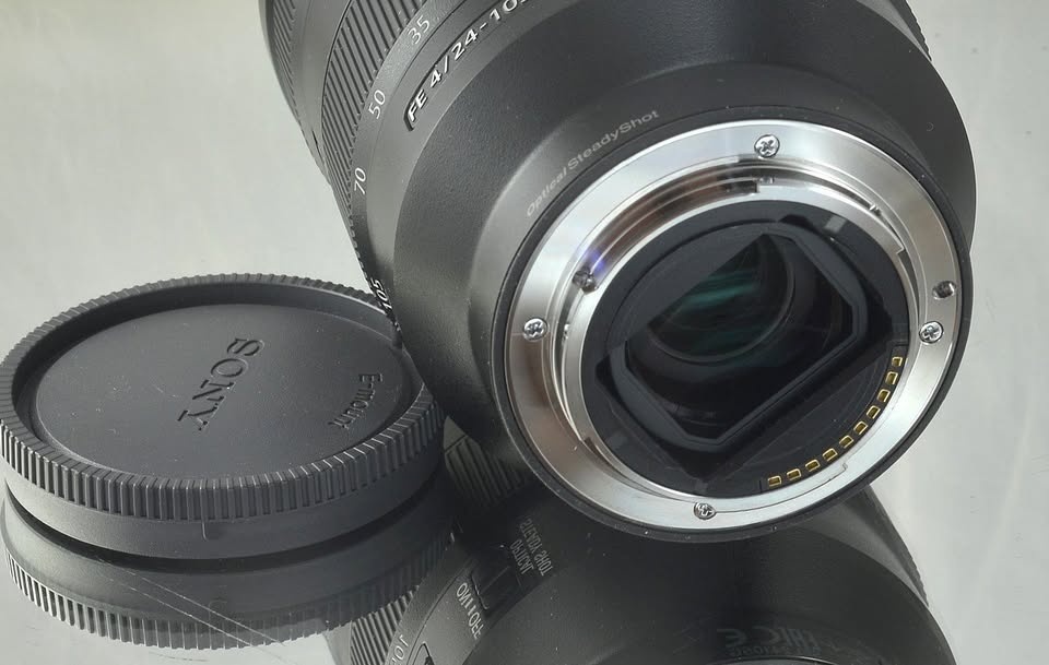 Sony FE 24-105mm f/4 G OSSFull Frame E mount - 6