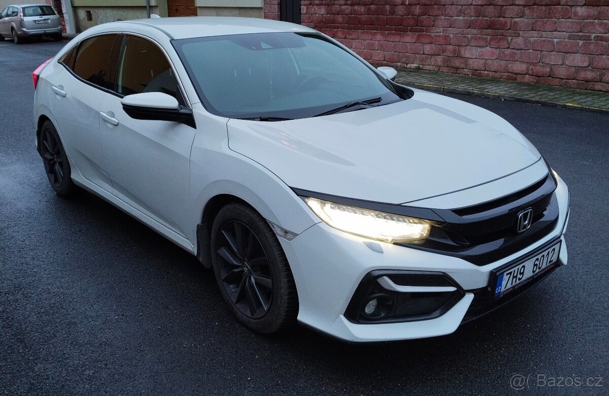 Prodám Honda Civic,, výbava Elegance, 2021 - 6