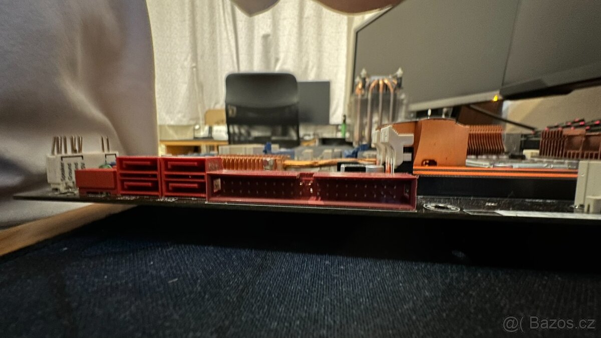 ASUS P5E3 + Intel Core 2 Quad Q9300 (4C/4T) - 6