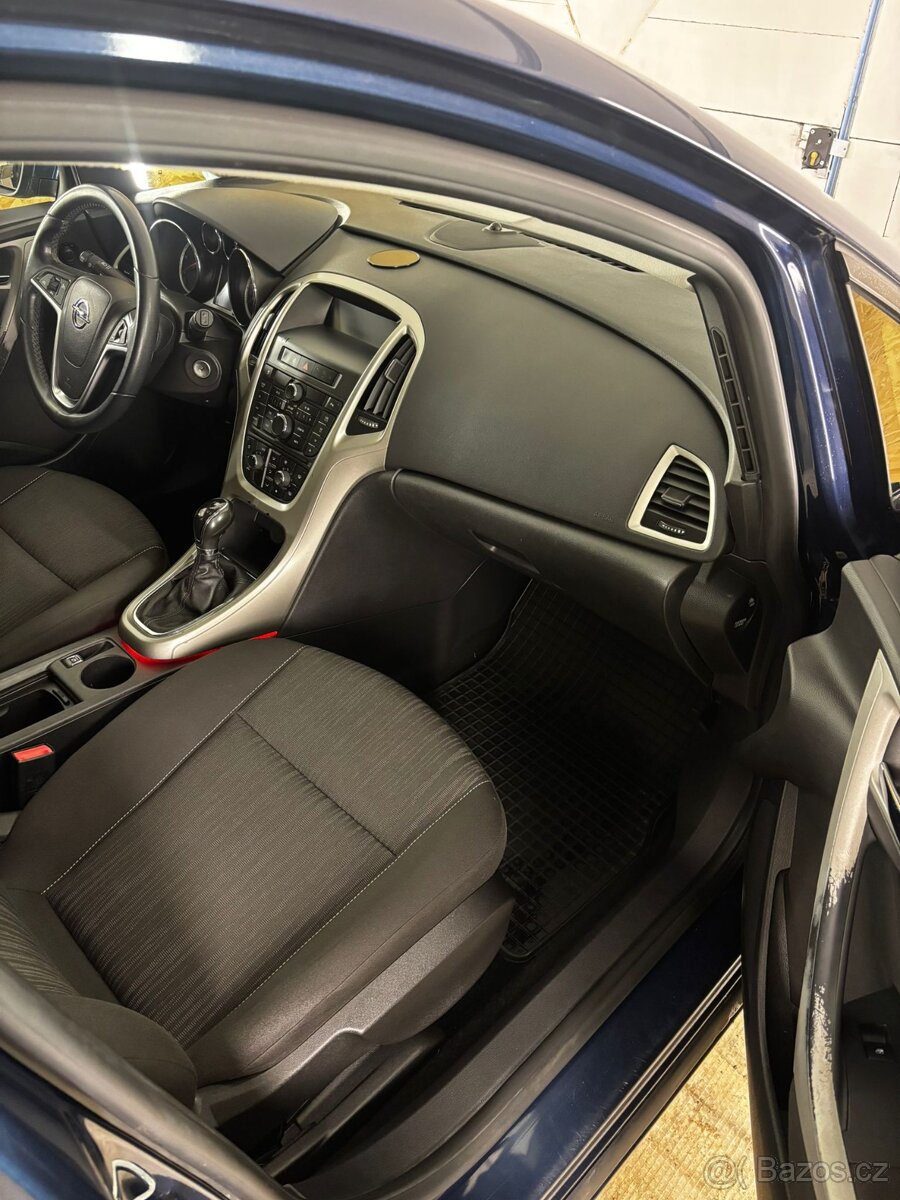 Opel Astra, SportsTourer 1.7 D-servisováno, nová STK - 6