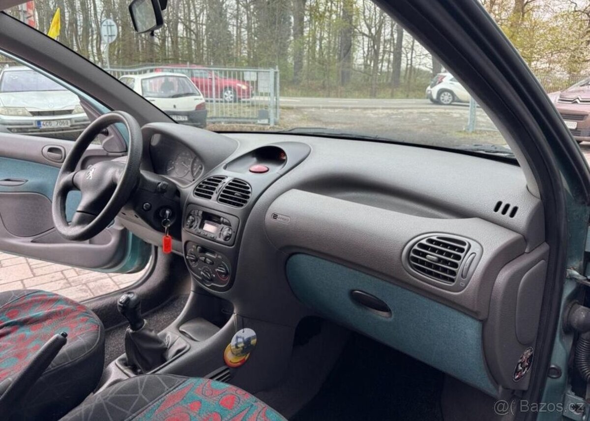 Peugeot 206 1.4 benzín manuál 55 kw - 6