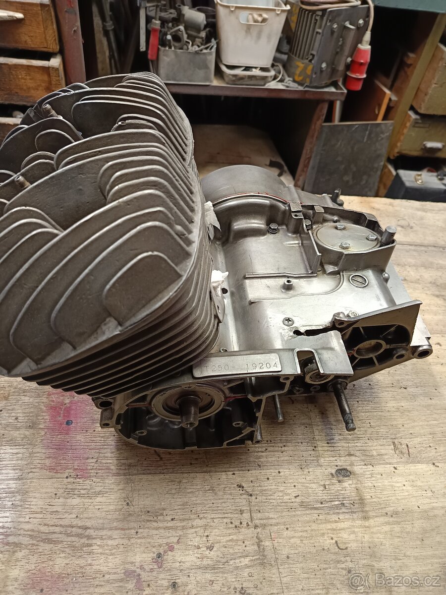 Suzuki gt 250 - 6