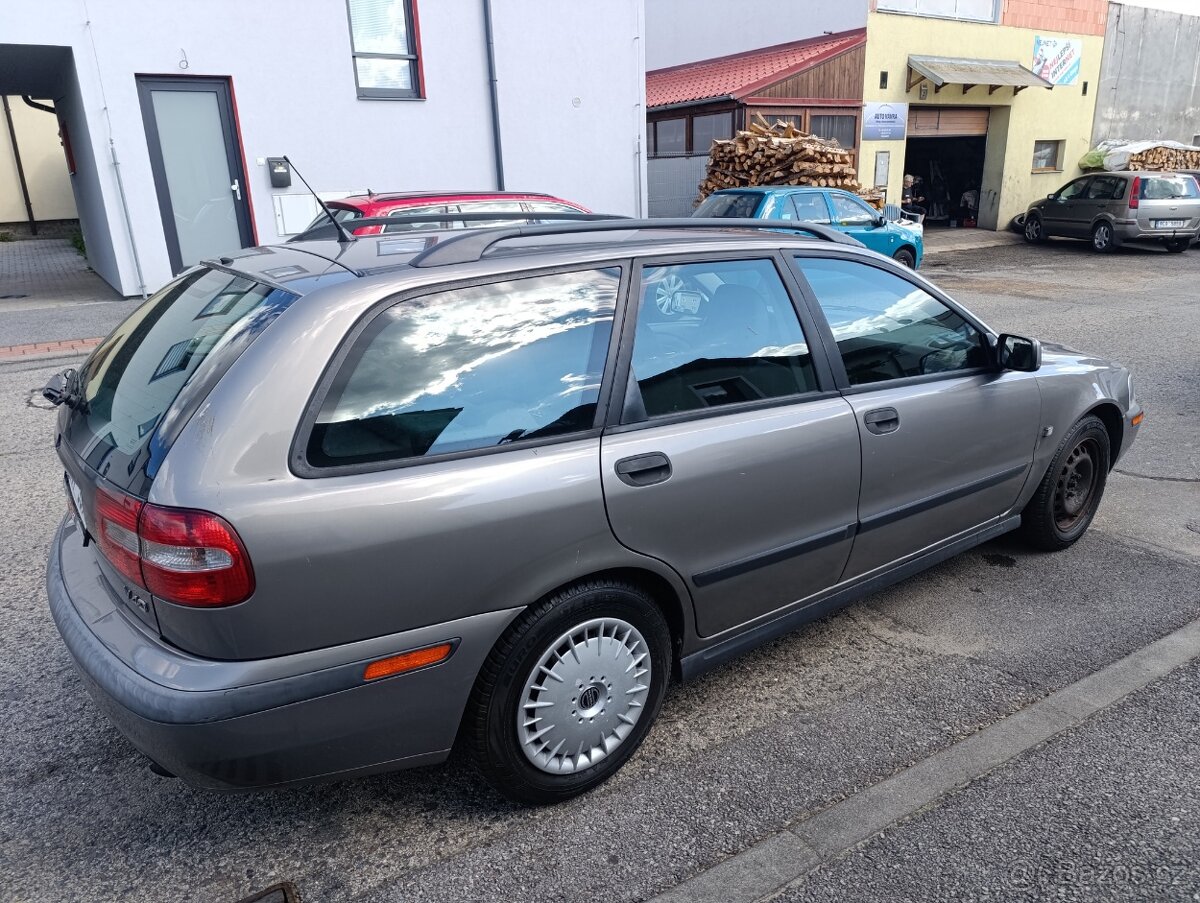 Volvo V40 1.9 D - 6
