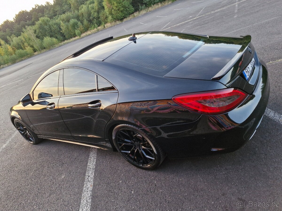 Mercedes-Benz CLS - 6