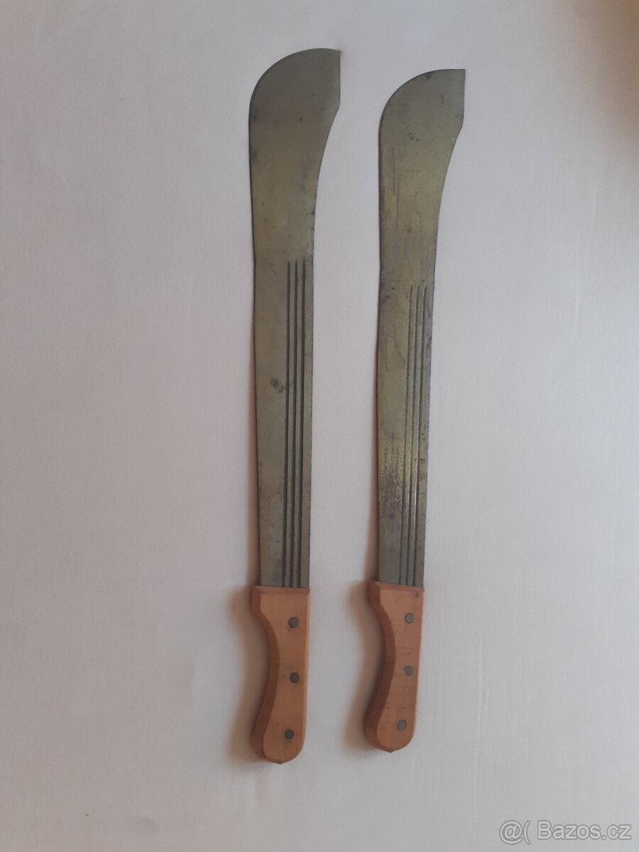 Prodám 2 mačety - délka cca 71 cm, vyrobené v ČSSR - 6