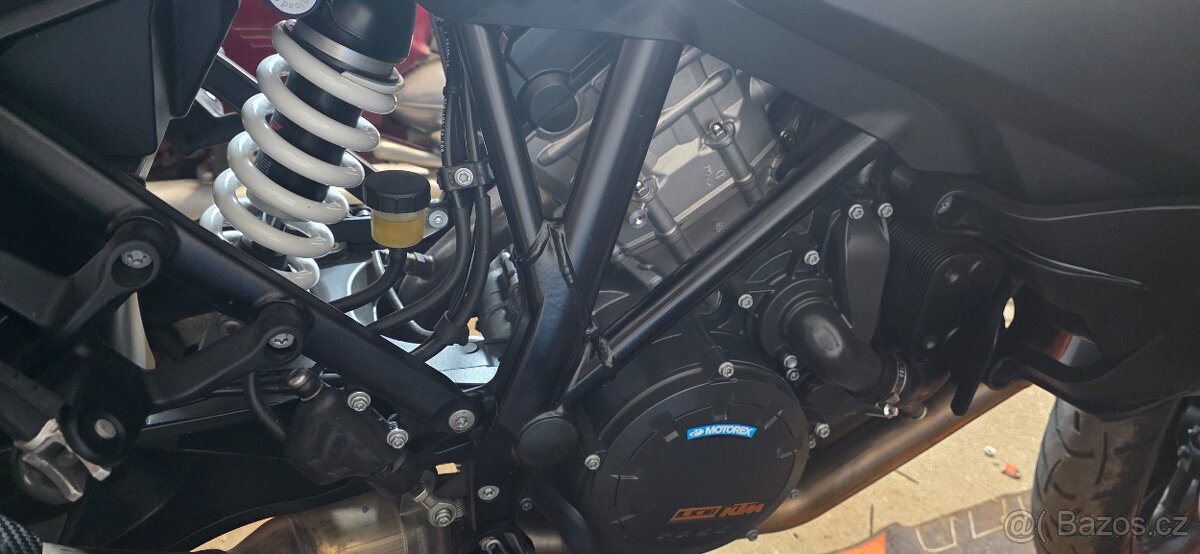 Ktm adventure 1090 - 6
