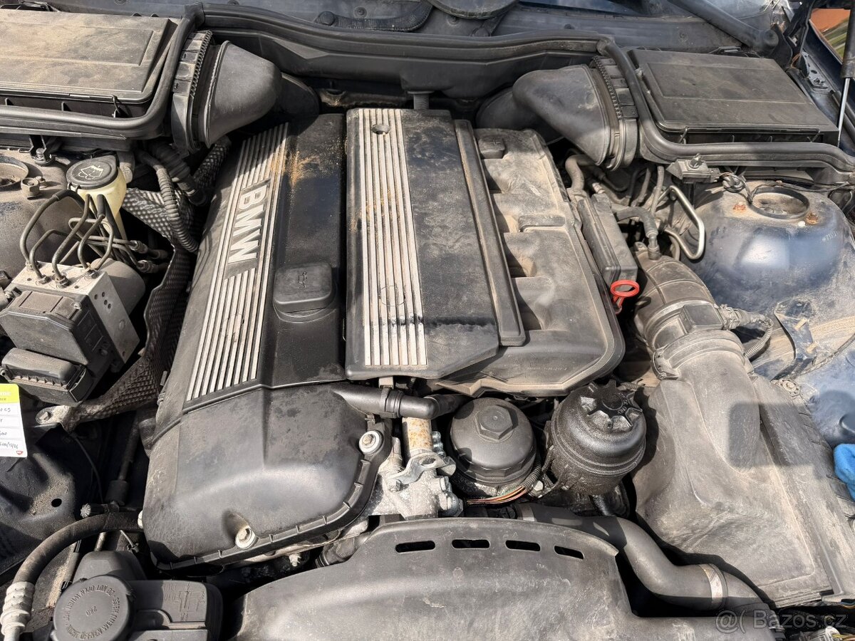 BMW E39 530i Touring Orientblau - 6