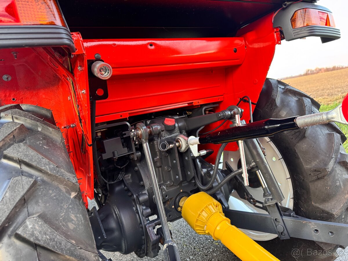 Malotraktor KUBOTA GL21 vyhřívaná kabina • radlice + sypač - 6