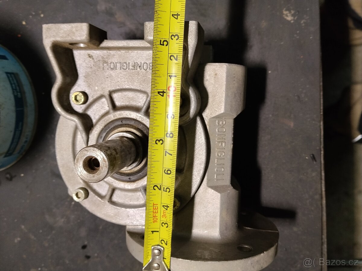 Uhlová prevodovka 1:35 - 6