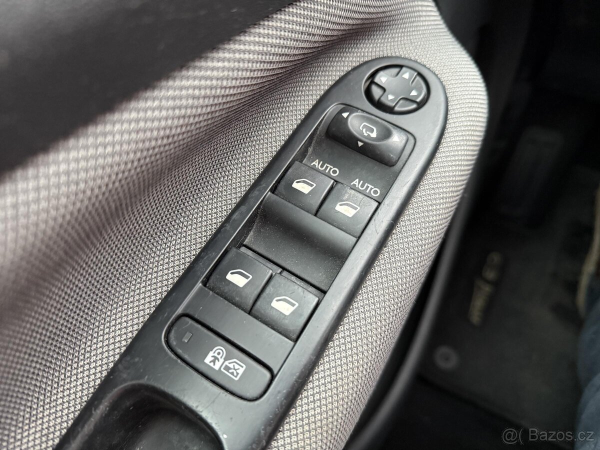 Citroën C3 Picasso 1.4i , 70 kW benzín, 2013 - 6