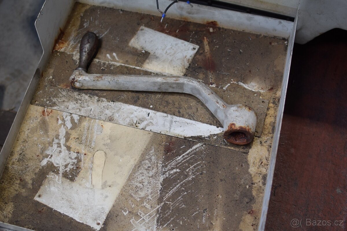 Otočný stůl Škoda E20 - 6