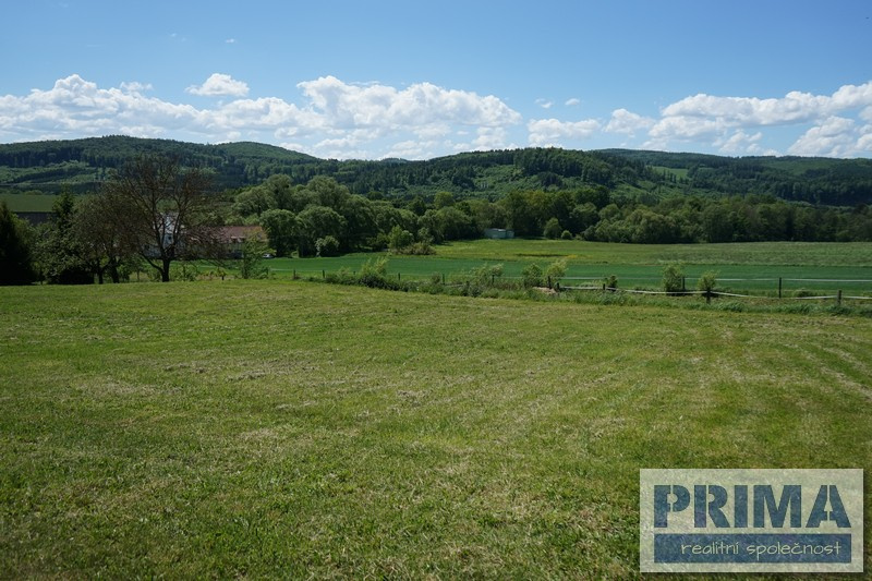 Rovinatý stavební pozemek 1023 m2 na okraji obce Bouzov - 6