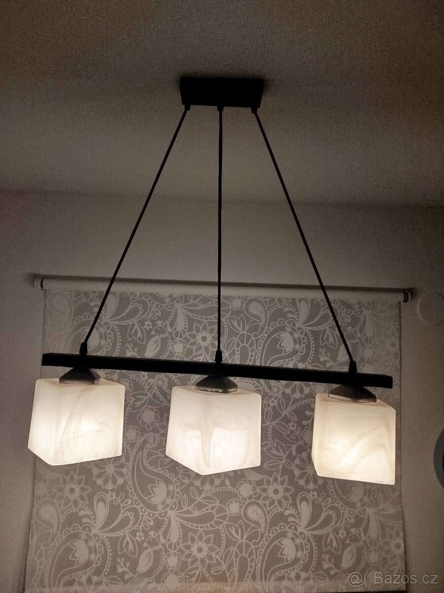 Prodám závěsný lustr (3)+Led žárovky - 6