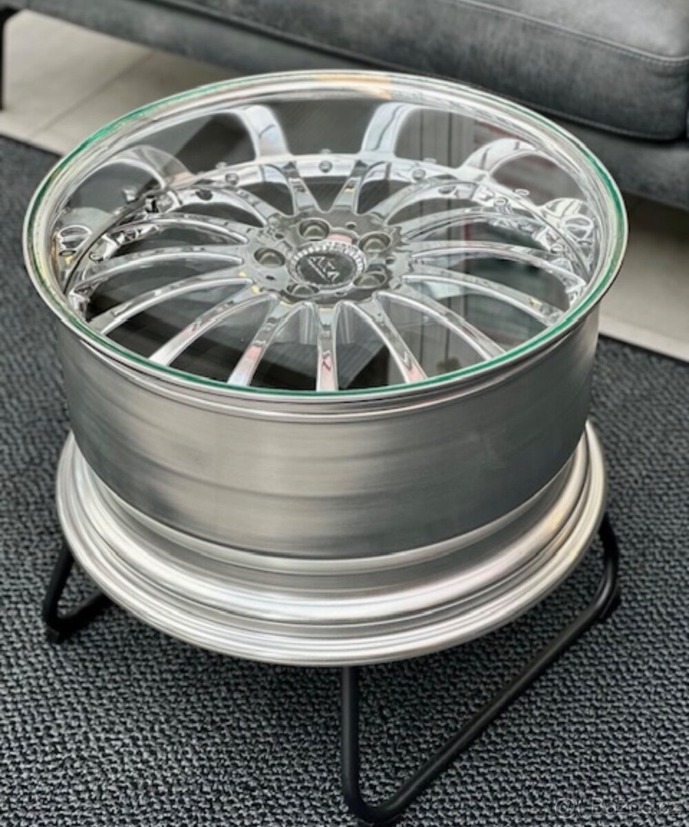 Designový stůl z litého kola - 6