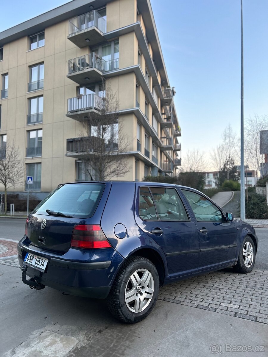 Volkswagen Golf 1.6 benzin - 6
