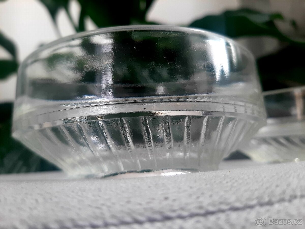 Skleněné poháry, misky, sklenice na kávu a jiné.. - 6