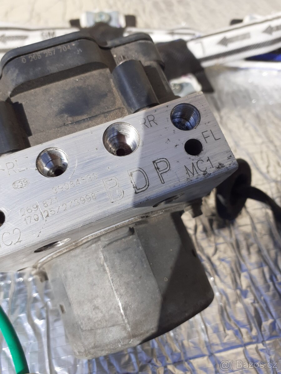 Opel Corsa E - 2017 - díly - 6