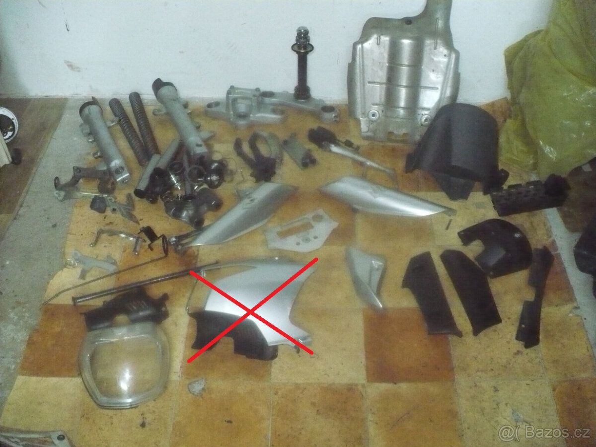 Suzuki GSR 600 r. 07 - díly - 6