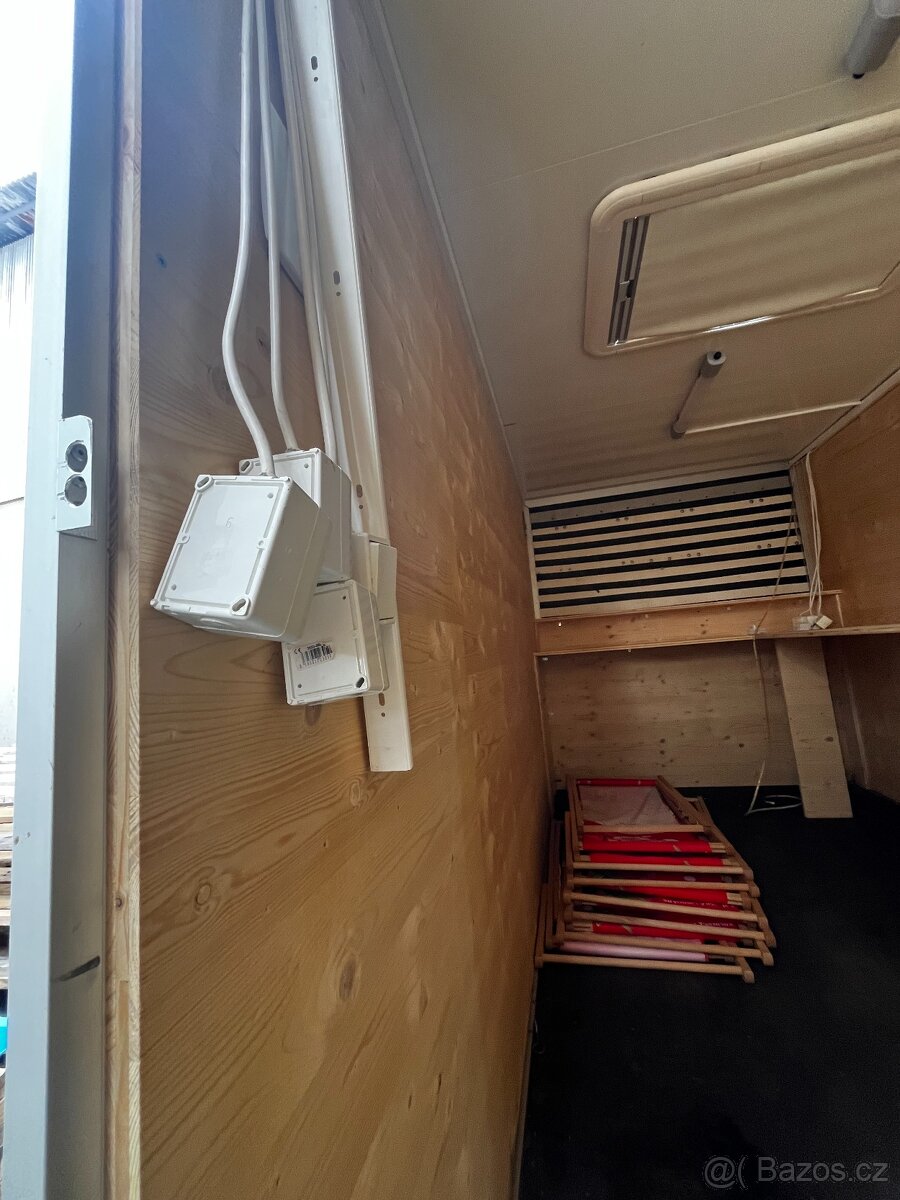 Pojizdný stánek (food truck) - 6