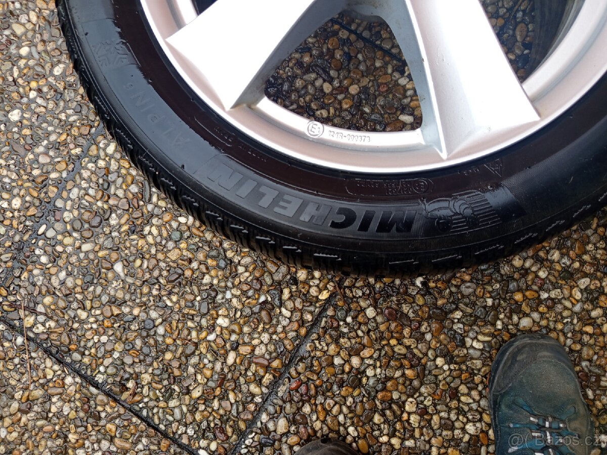 Alu kola Dezent 5x112 R17 celoroční pneu - 6