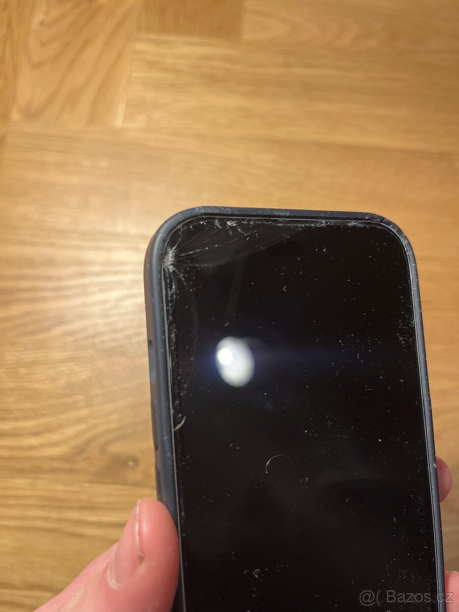 iPhone 15 – 256 GB - 6