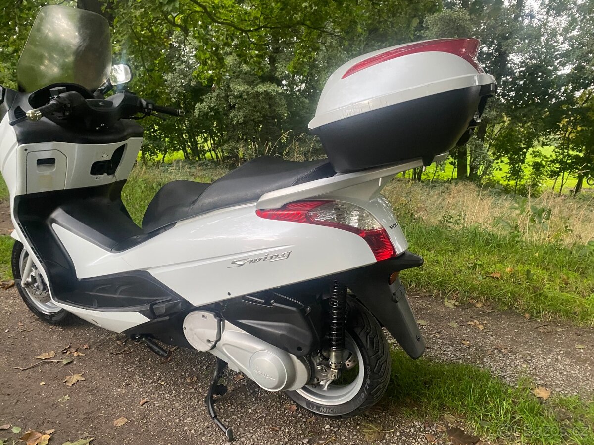 Honda S Wing 125 - 6