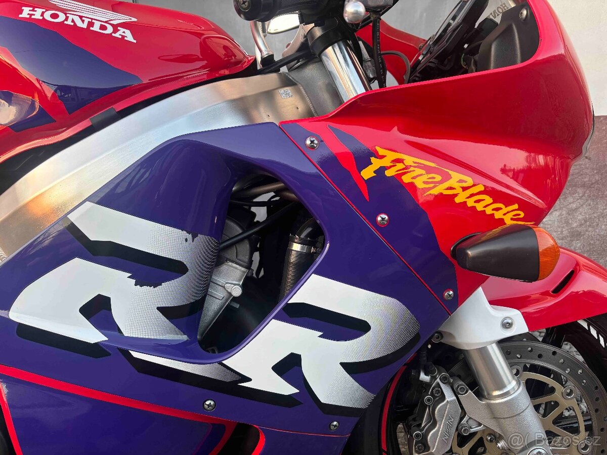 Honda CBR900RR SC33 1999 - 6