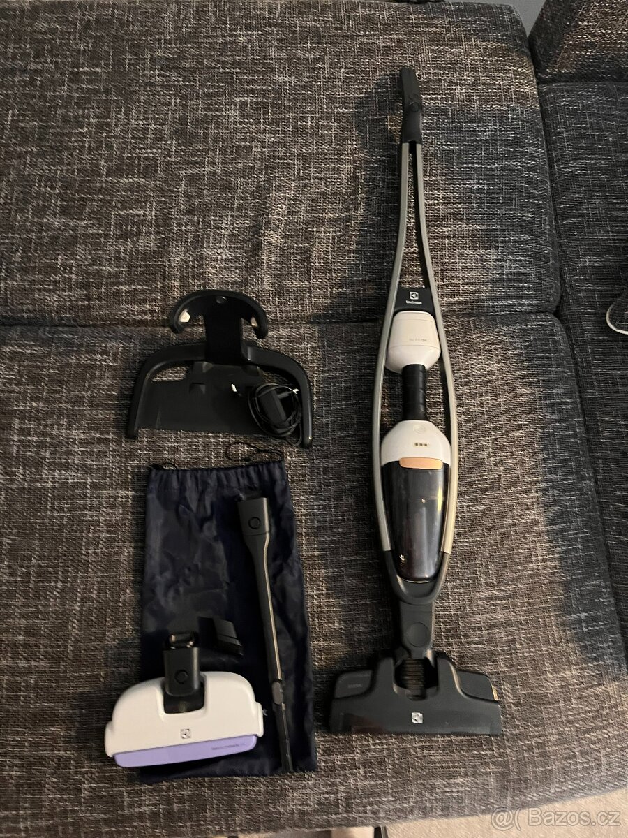 Tyčový vysavač Electrolux PURE Q9 PQ92-ALGS - 6